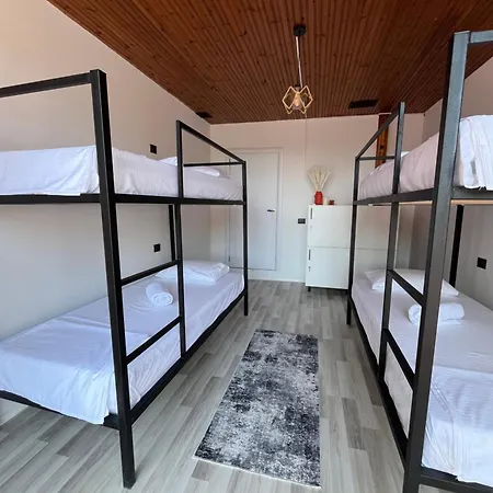 Vandrarhem Hub 1001 Berat